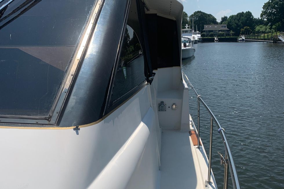 1991 Ocean Yachts Cockpit Motor Yacht